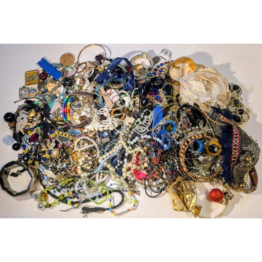 Vtg Modern Junk Jewelry Lot 4.5 LB Craft Broken Repurposed Unwearable Repairable